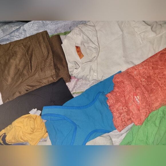 Surprise bundle  - Picture 4 of 5